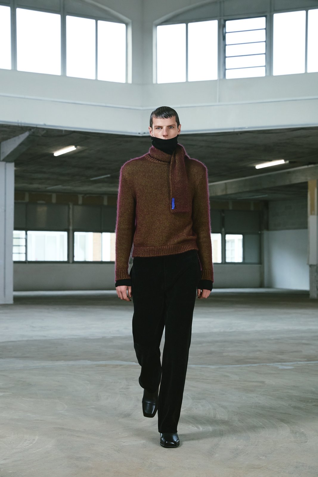 LONG SLEEVE CREW NECK
