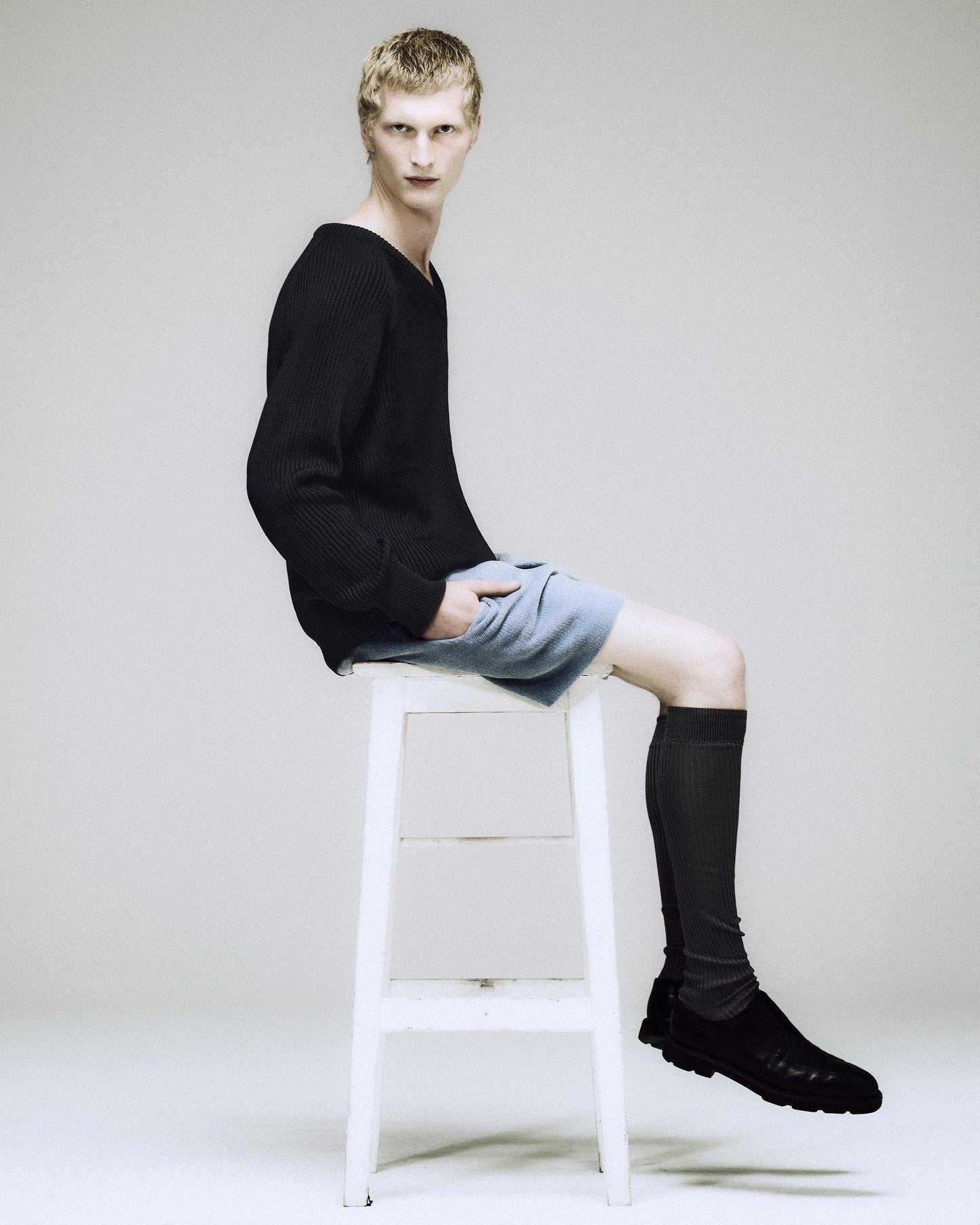 V-NECK SWEATER
